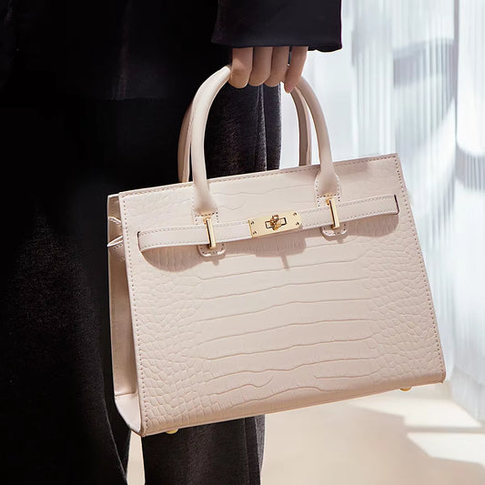 Chic and Spacious Mother's Day Handbag - Stylish 2024 Crossbody Bag for the Modern Mom